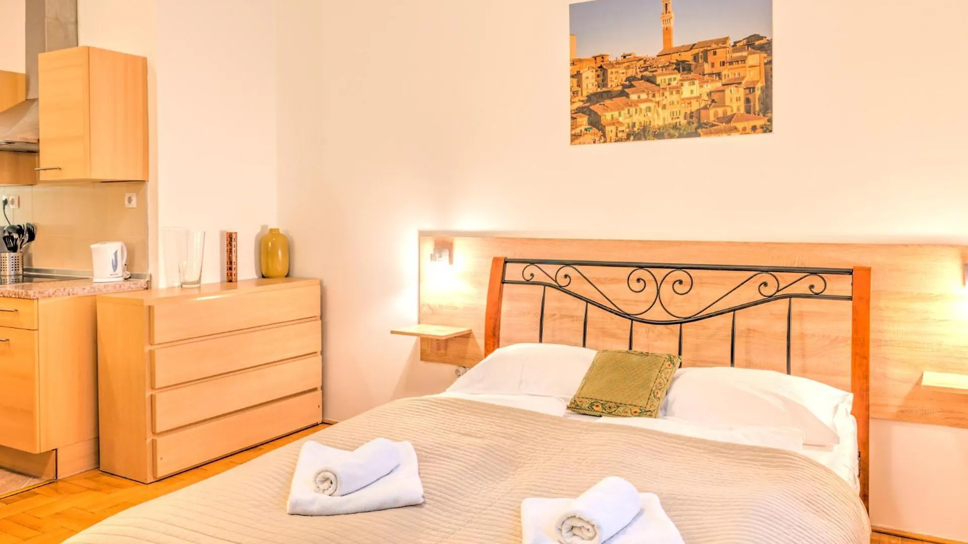 Budapest City Apartments 0*,