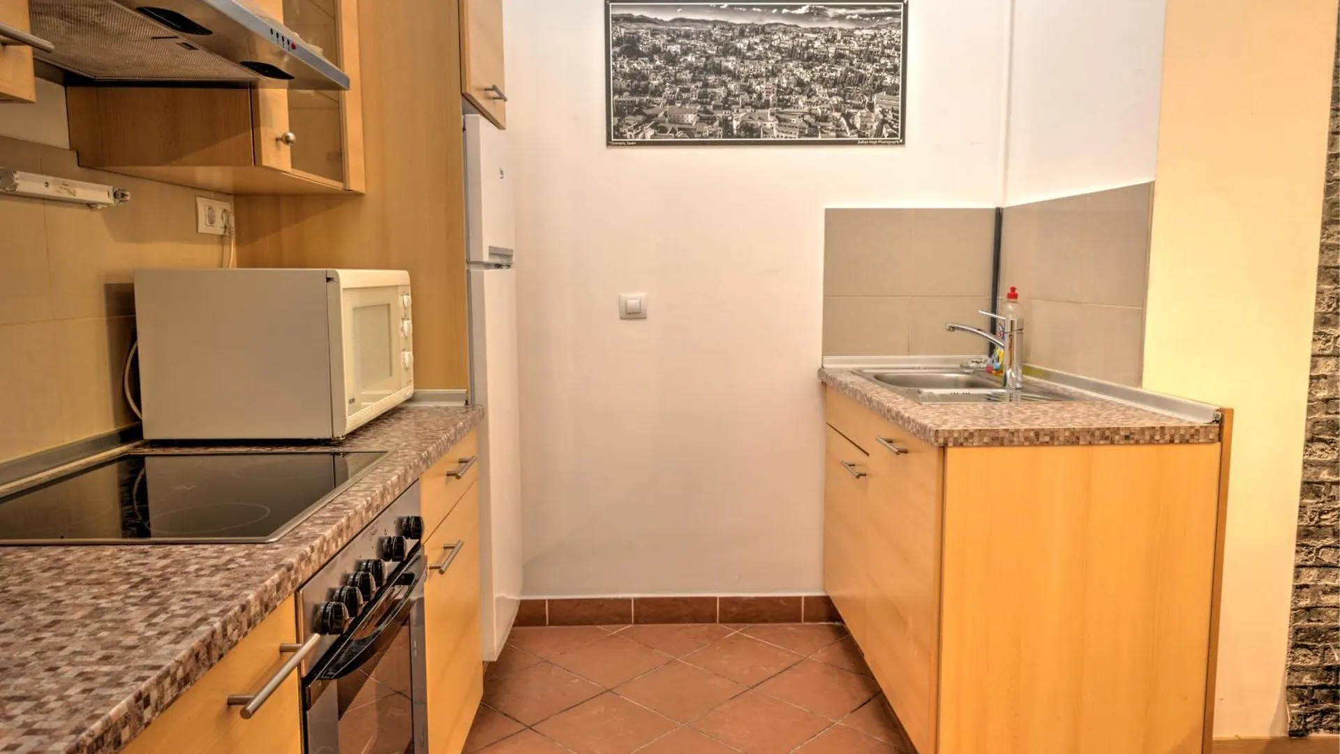 Budapest City Apartments 0*,